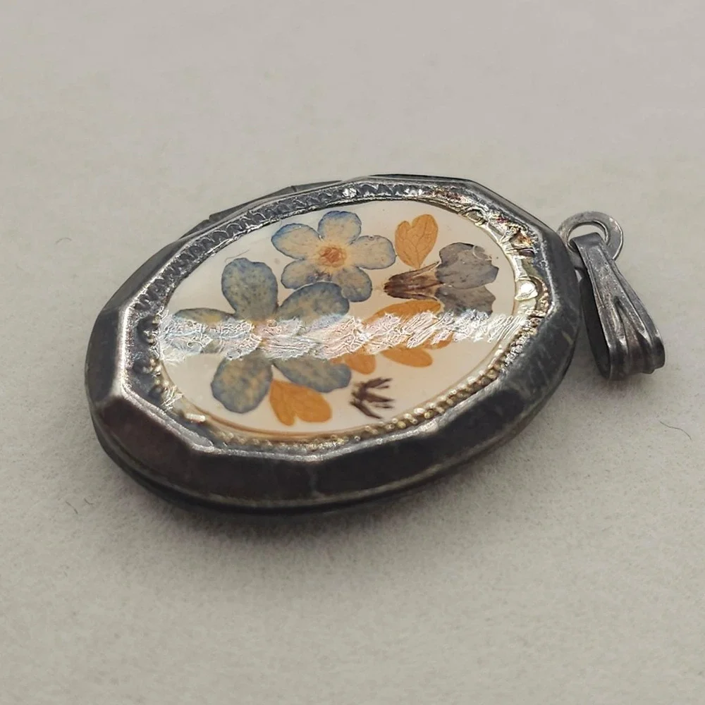 Vintage Floral Locket Pendant Silver Tone Oval Keepsake Charm
